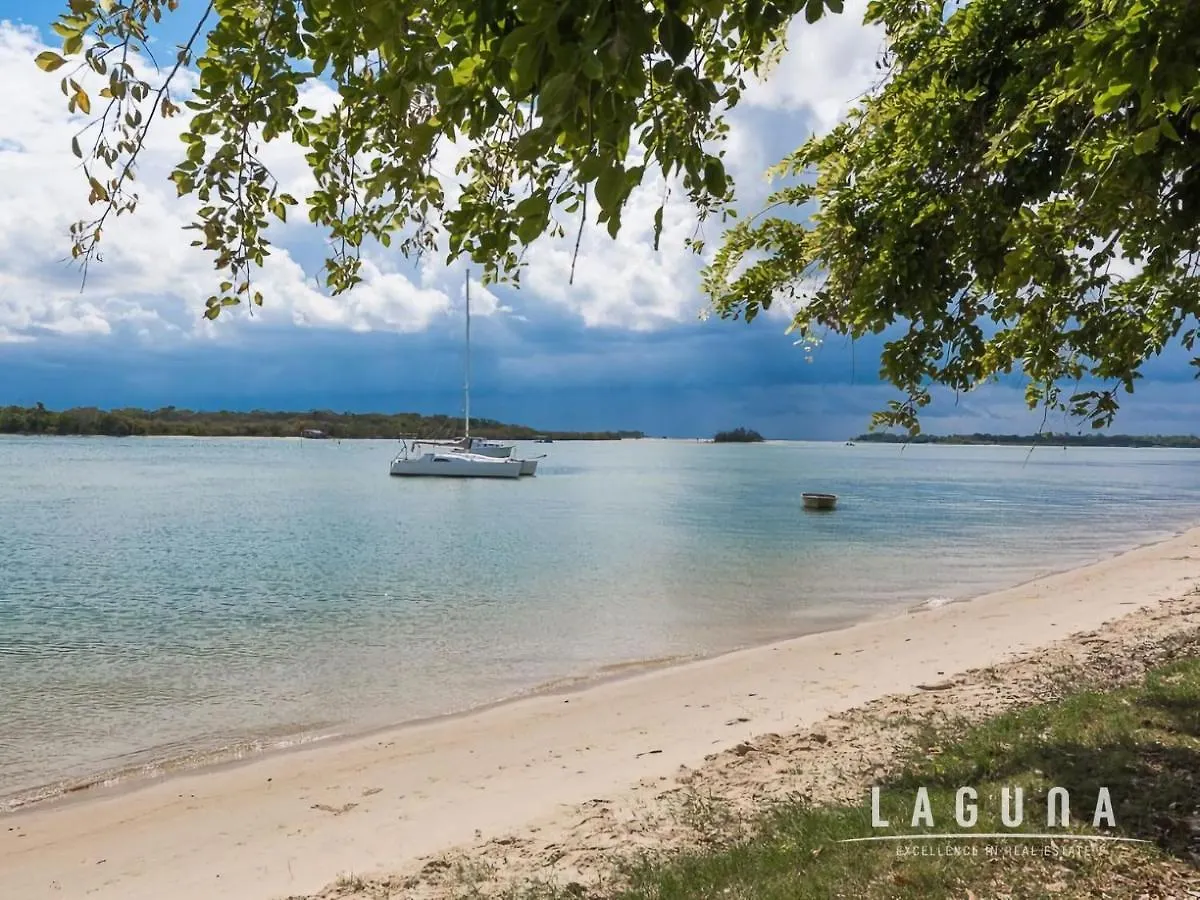 1 Aarons Villa Noosaville Apartment