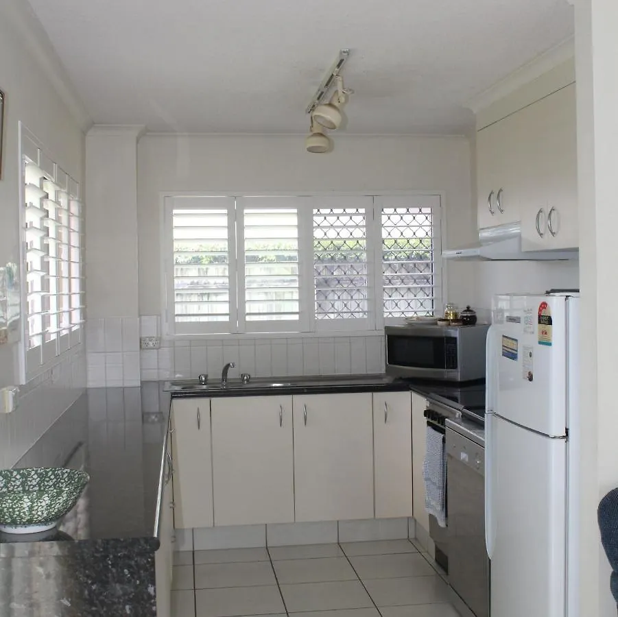 1 Aarons Villa Noosaville Apartment